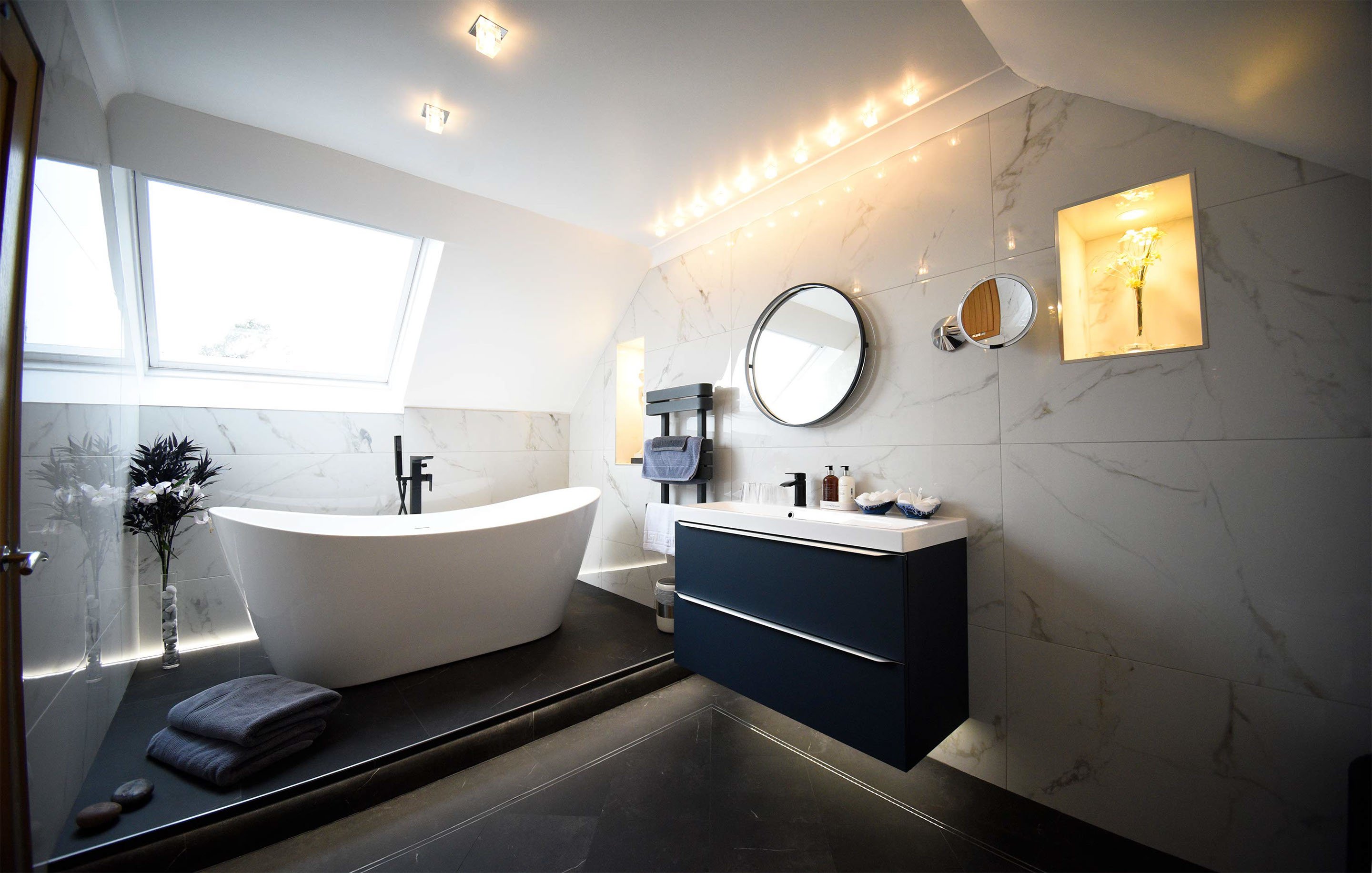 Kiltaraglen House luxury self catering accommodation contains a modern bathroom with excellent facilities